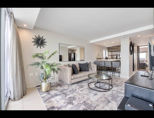 4 BEDROOM PENTHOUSE FOR SALE IN BEACHFRONT